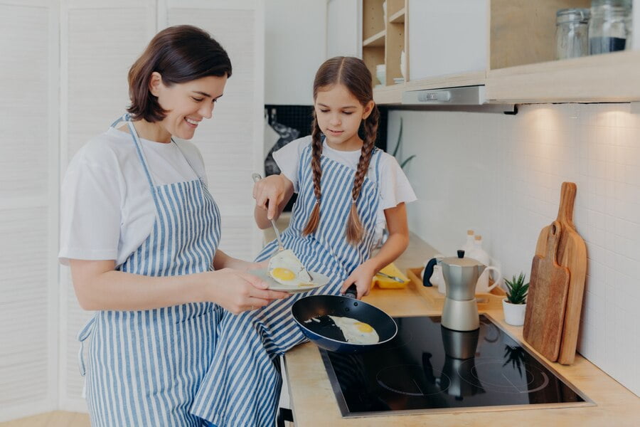 Top 6 Reasons to Choose an Induction Cooktop for Your Kitchen