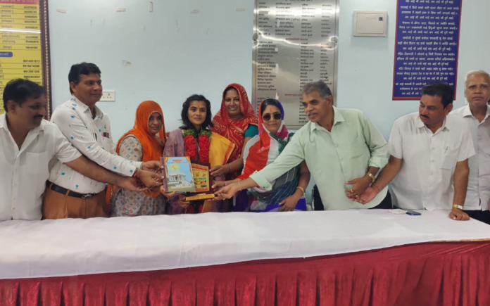 Cricketer Usha Parihariya honored in Shamshabad Cricketer Usha Parihariya was honored in Shamshabad