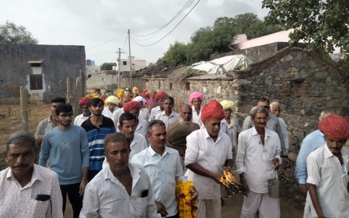 Dharmarath Aimata Bhail was welcomed grandly at Pipaliya Baira of Hambaro A grand welcome took place at Pipiliya Baira for Dharmarath Aai Mata Bhail