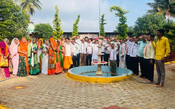 Seervi Samaj Trust Anekal Vadher Celebrates Independence Day with Enthusiasm