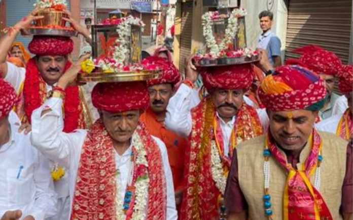 Arrival of Akhand Jyoti from Balapet Bader Arrival of Akhand Jyoti from Balapet Bader