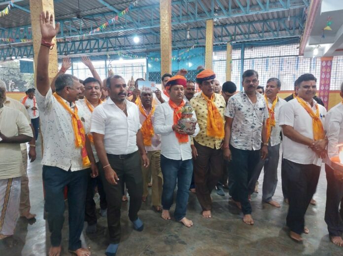 Sirvi Akshat Kalash was welcomed